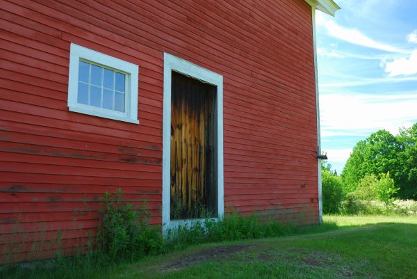 Wood Barn Siding Installation in Boston